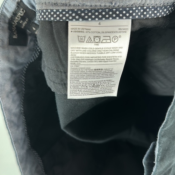 Banana Republic Black Bermuda Shorts - Picture 4 of 5